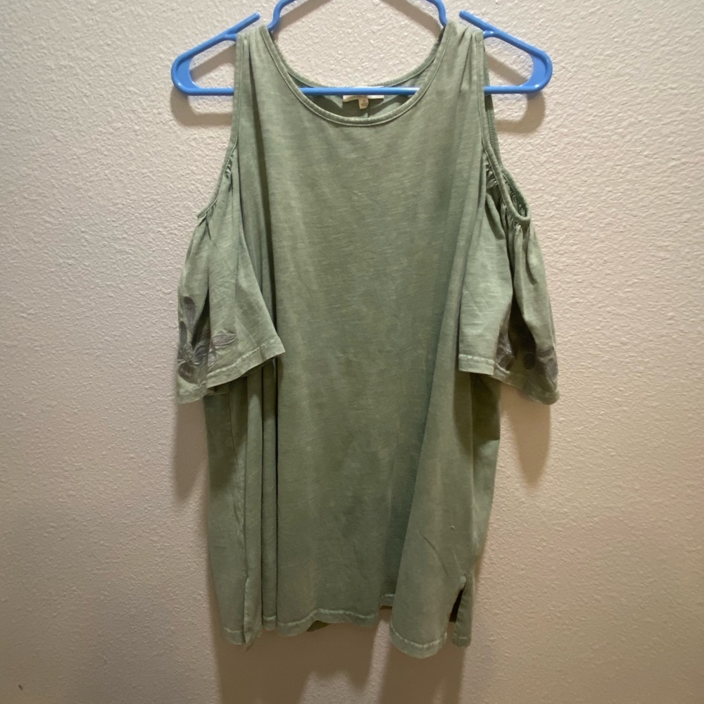Easel off shoulder top